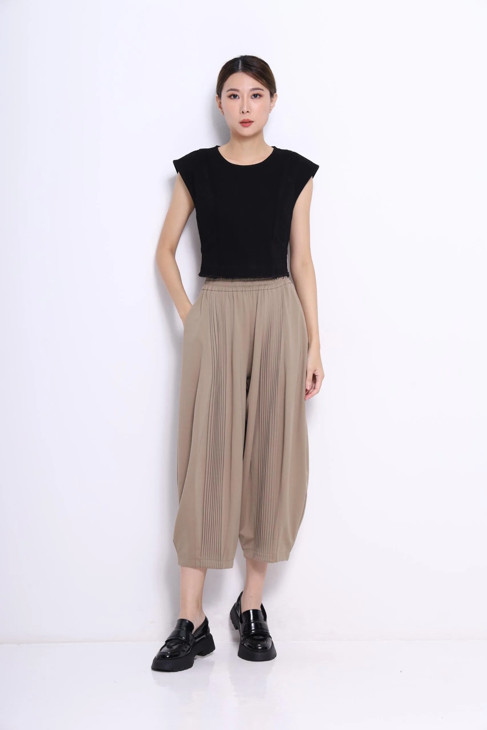 Hera Relaxed Pleated Pants