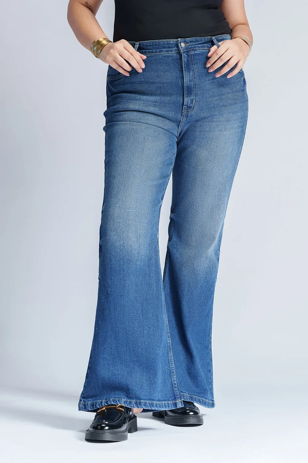 Indigo Inlet Curve Bootcut Jeans