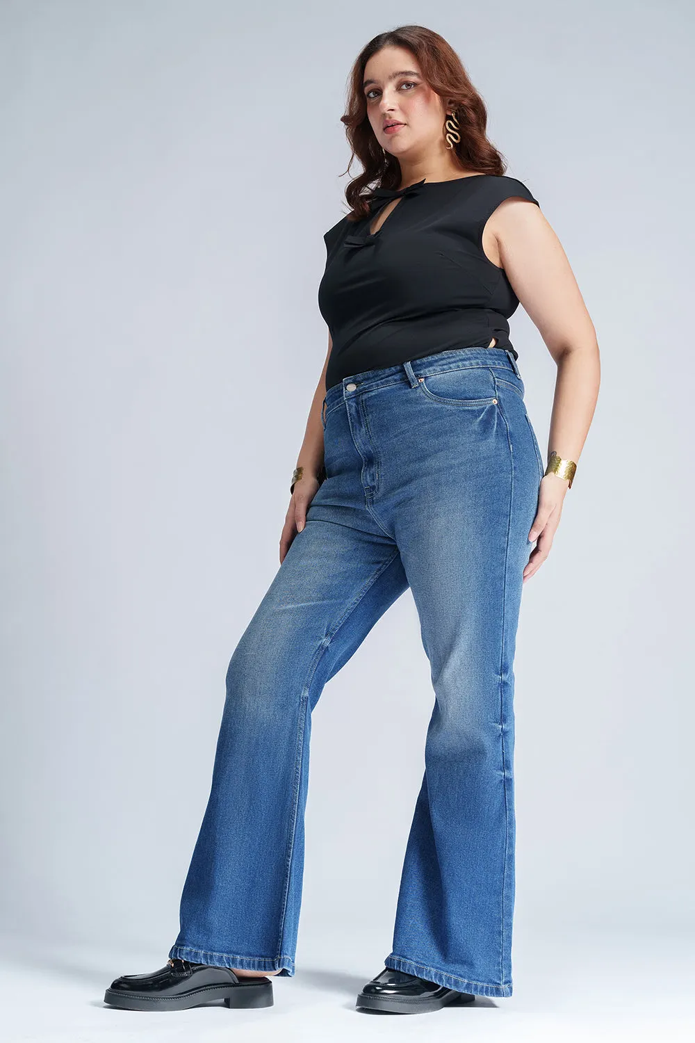 Indigo Inlet Curve Bootcut Jeans